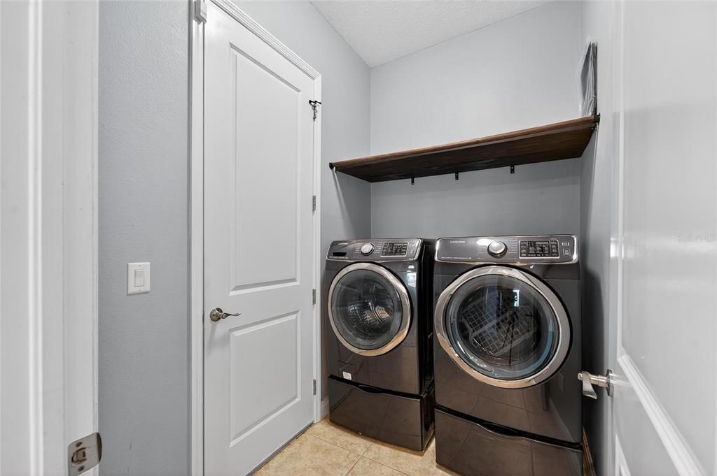 For Sale: $400,000 (4 beds, 3 baths, 2036 Square Feet)