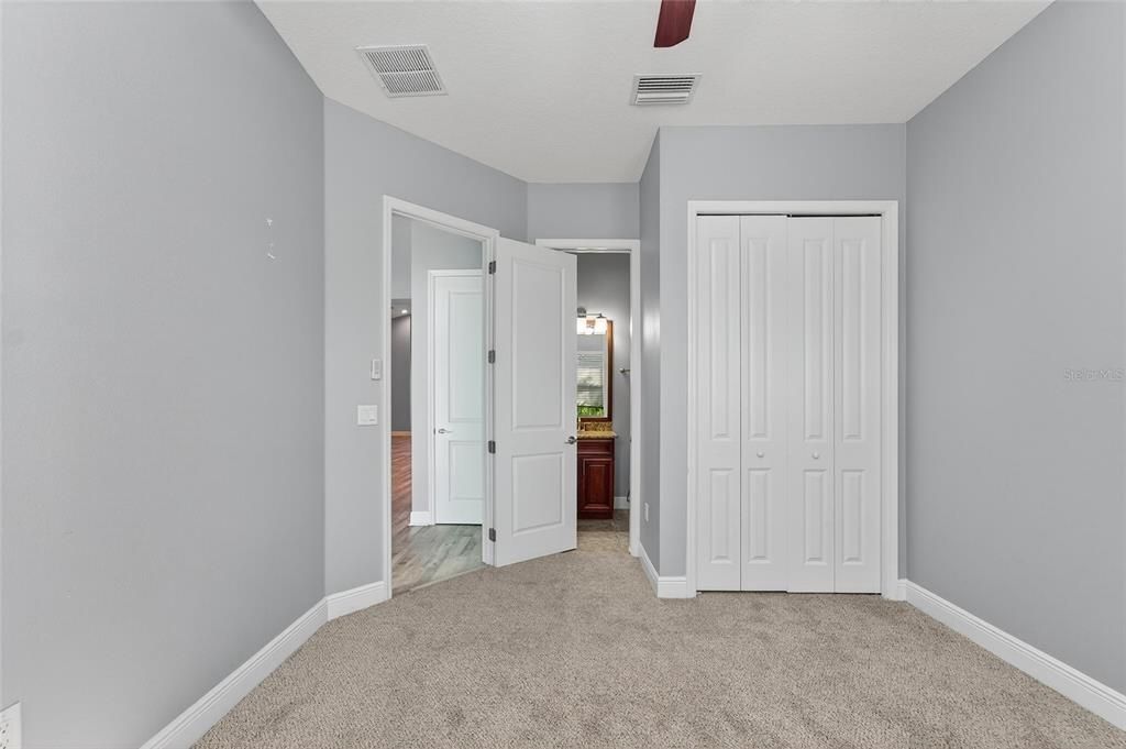 For Sale: $400,000 (4 beds, 3 baths, 2036 Square Feet)