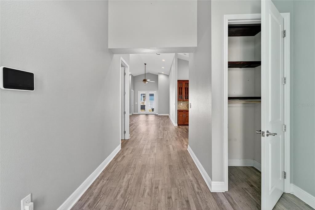 For Sale: $400,000 (4 beds, 3 baths, 2036 Square Feet)