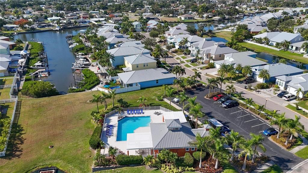 For Sale: $400,000 (4 beds, 3 baths, 2036 Square Feet)