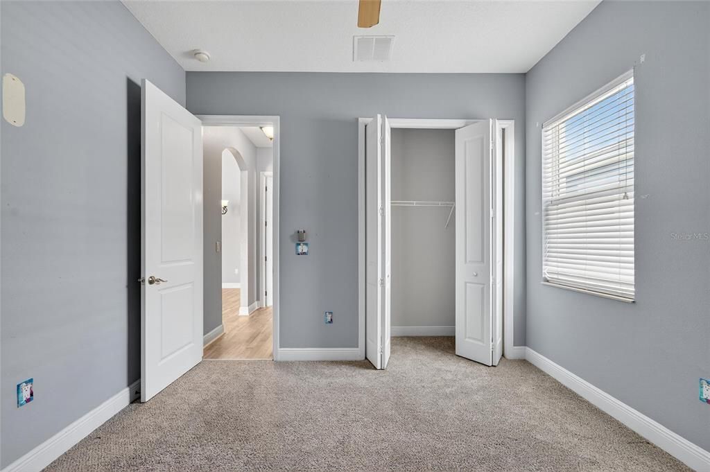 For Sale: $400,000 (4 beds, 3 baths, 2036 Square Feet)