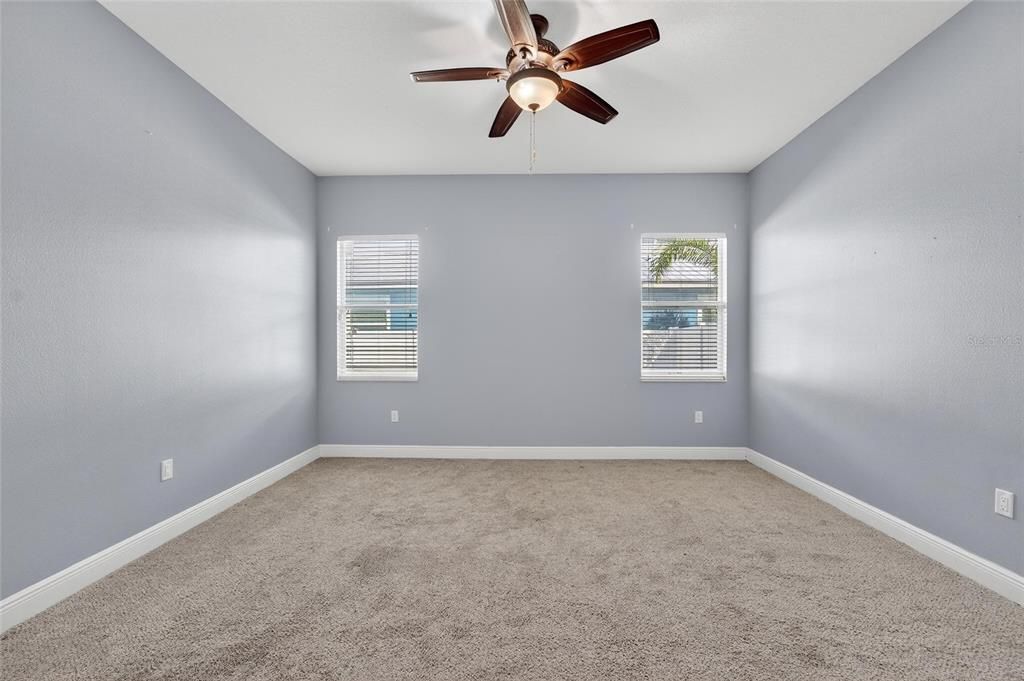 For Sale: $400,000 (4 beds, 3 baths, 2036 Square Feet)