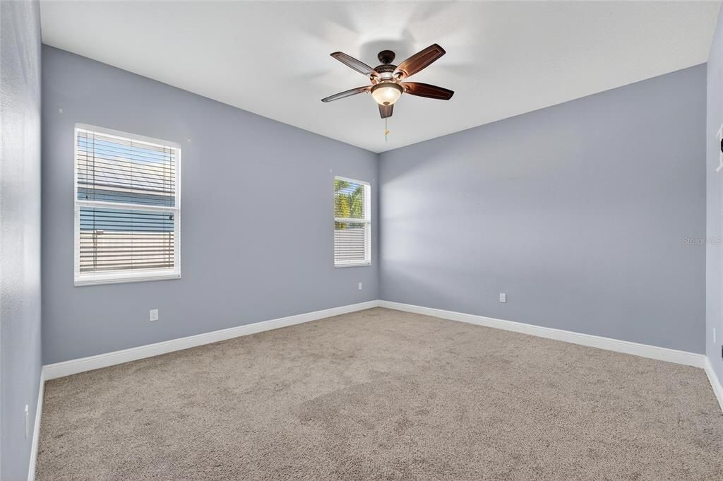 For Sale: $400,000 (4 beds, 3 baths, 2036 Square Feet)