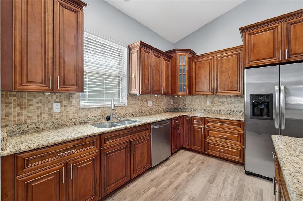 For Sale: $400,000 (4 beds, 3 baths, 2036 Square Feet)