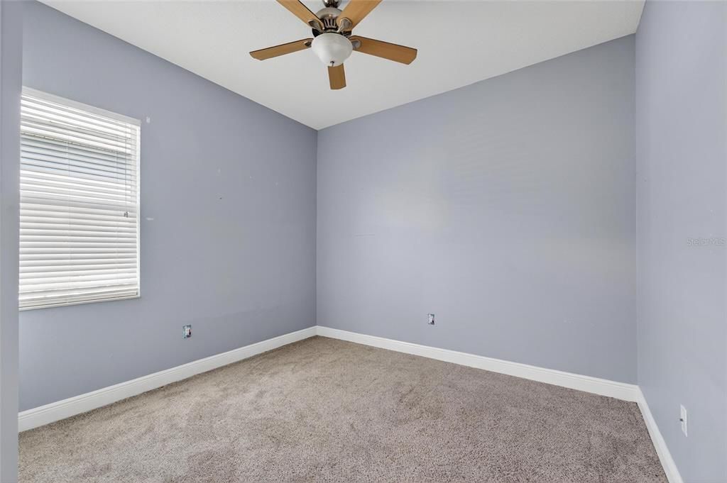 For Sale: $400,000 (4 beds, 3 baths, 2036 Square Feet)