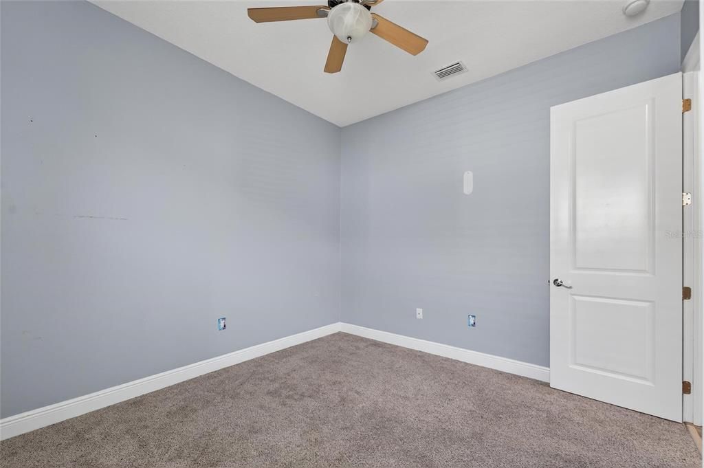 For Sale: $400,000 (4 beds, 3 baths, 2036 Square Feet)