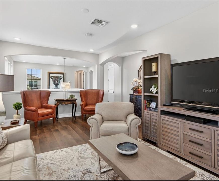 For Sale: $722,800 (4 beds, 3 baths, 2509 Square Feet)