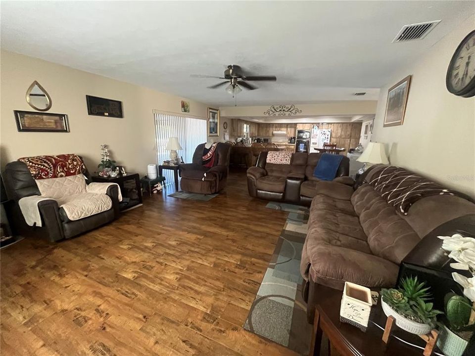 待售: $519,000 (3 贝兹, 3 浴室, 2009 平方英尺)