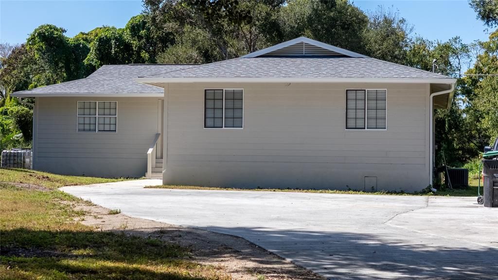 For Sale: $600,000 (4 beds, 2 baths, 1803 Square Feet)