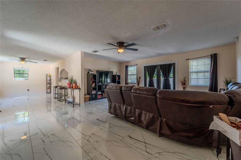 For Sale: $600,000 (4 beds, 2 baths, 1803 Square Feet)