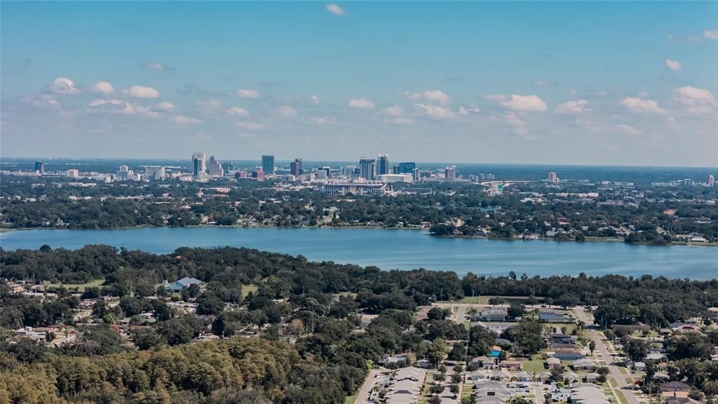 For Sale: $600,000 (4 beds, 2 baths, 1803 Square Feet)