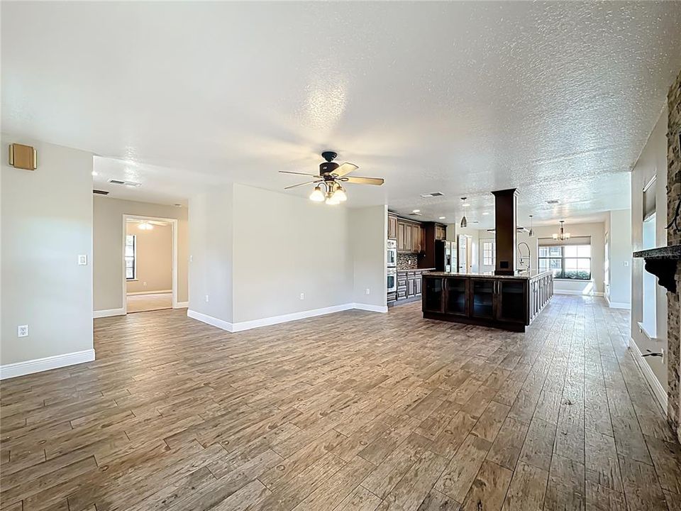 待售: $649,000 (3 贝兹, 2 浴室, 2145 平方英尺)