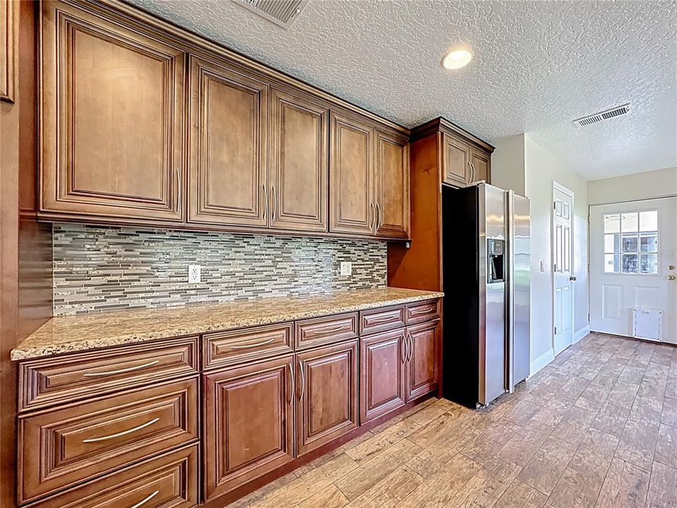 待售: $649,000 (3 贝兹, 2 浴室, 2145 平方英尺)