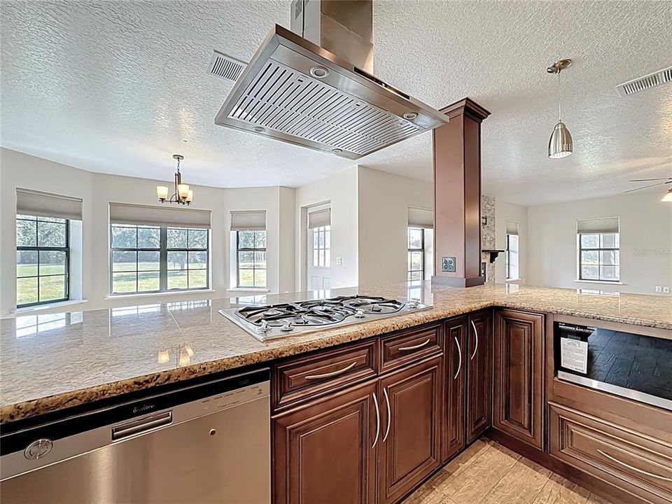 待售: $649,000 (3 贝兹, 2 浴室, 2145 平方英尺)