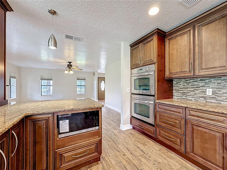 待售: $649,000 (3 贝兹, 2 浴室, 2145 平方英尺)