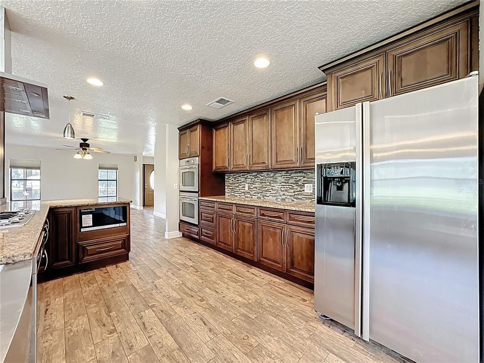 待售: $649,000 (3 贝兹, 2 浴室, 2145 平方英尺)