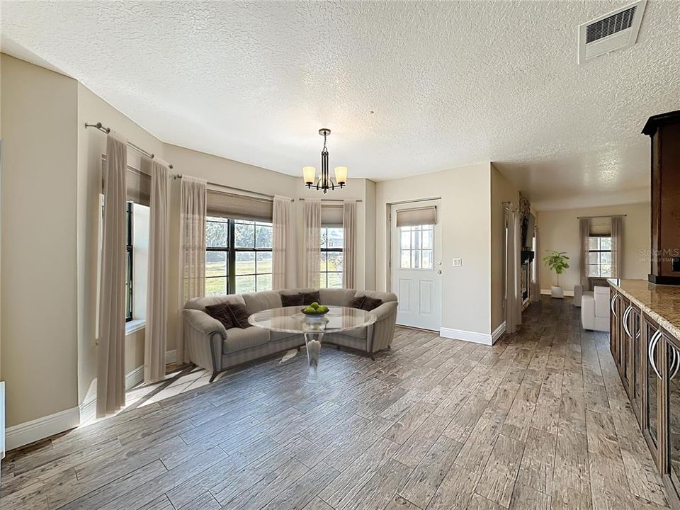 待售: $649,000 (3 贝兹, 2 浴室, 2145 平方英尺)