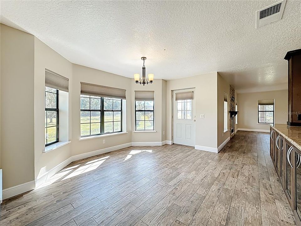 待售: $649,000 (3 贝兹, 2 浴室, 2145 平方英尺)