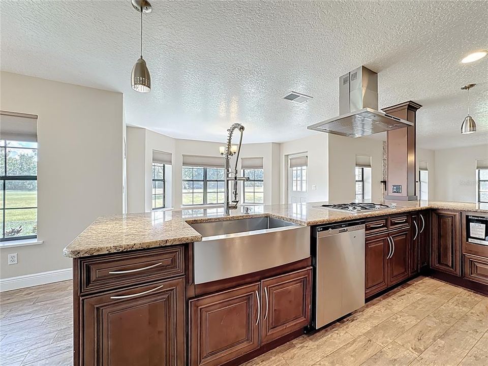 待售: $649,000 (3 贝兹, 2 浴室, 2145 平方英尺)