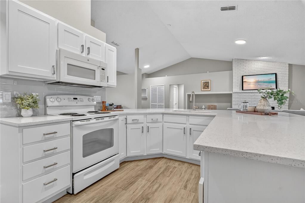 На продажу: $447,000 (3 спален, 2 ванн, 2030 Квадратных фут)