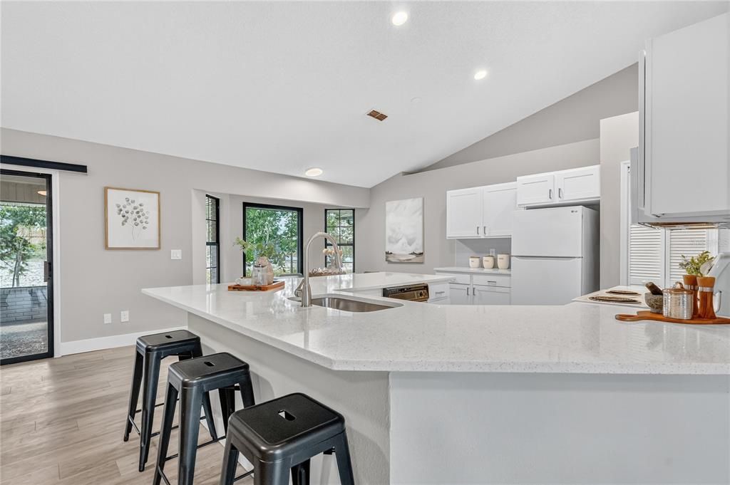 На продажу: $447,000 (3 спален, 2 ванн, 2030 Квадратных фут)