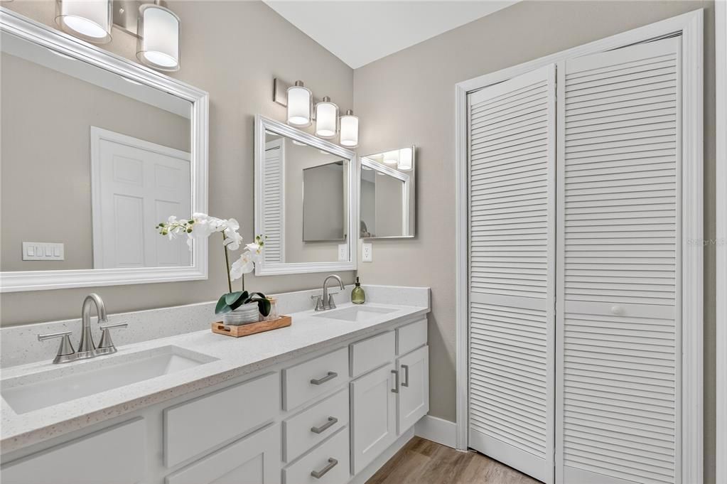 На продажу: $447,000 (3 спален, 2 ванн, 2030 Квадратных фут)