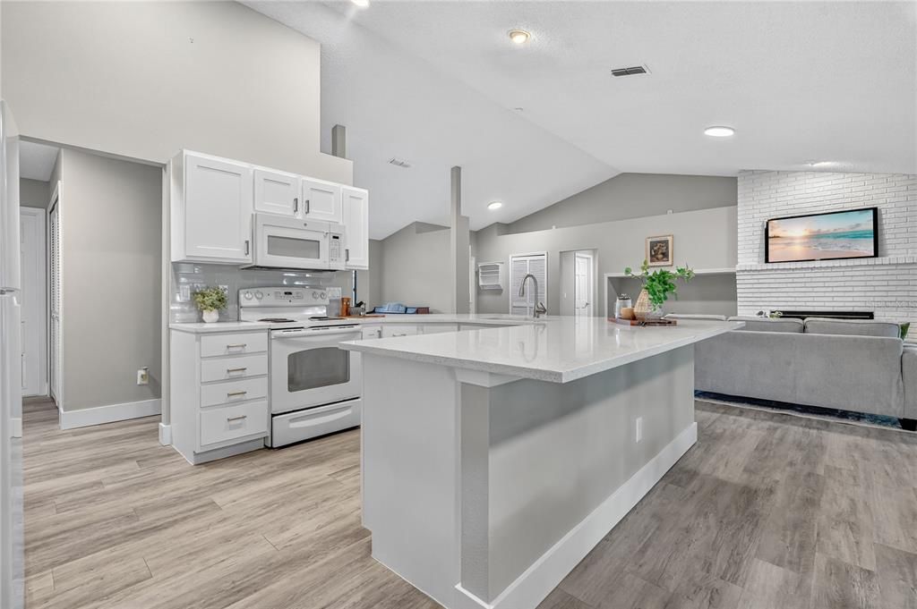 На продажу: $447,000 (3 спален, 2 ванн, 2030 Квадратных фут)