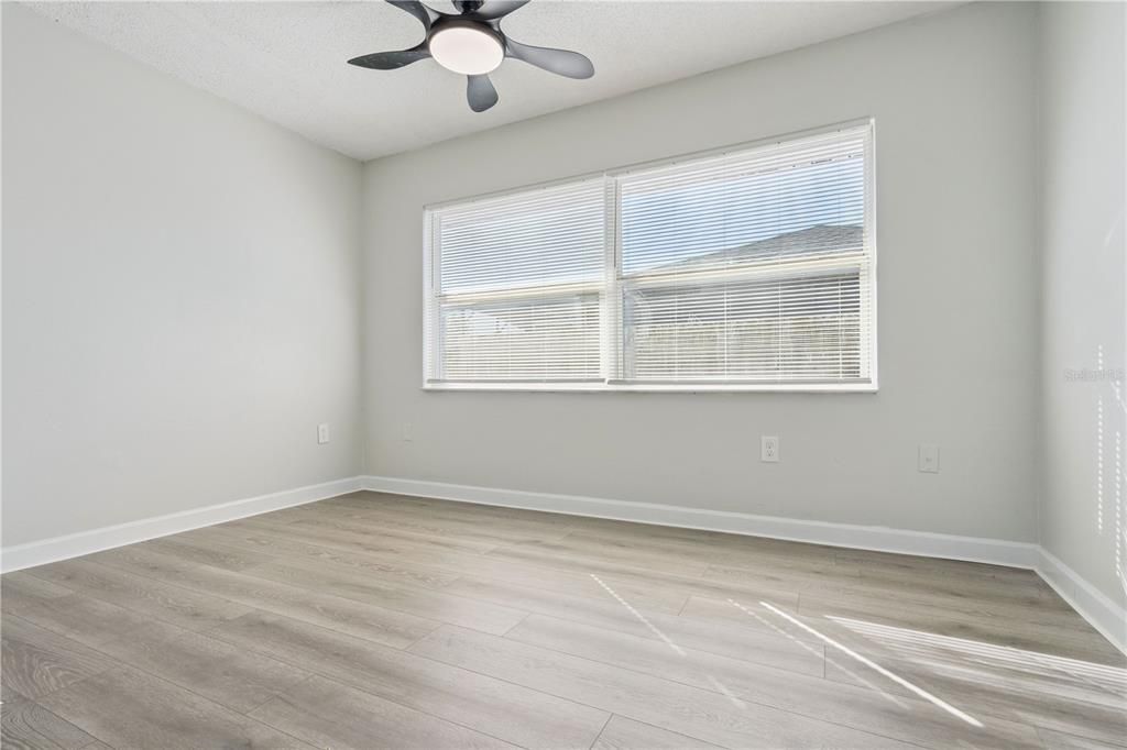 Под контрактом: $340,000 (4 спален, 2 ванн, 1759 Квадратных фут)