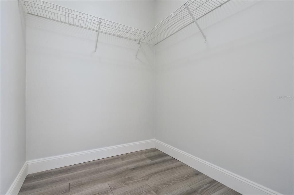 Под контрактом: $340,000 (4 спален, 2 ванн, 1759 Квадратных фут)