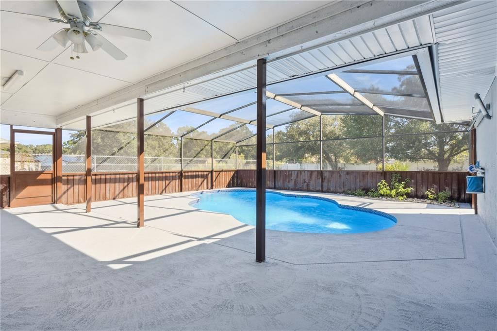 Под контрактом: $340,000 (4 спален, 2 ванн, 1759 Квадратных фут)