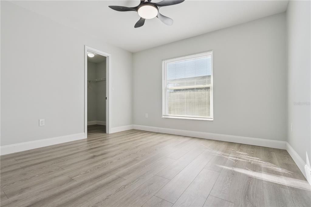 Под контрактом: $340,000 (4 спален, 2 ванн, 1759 Квадратных фут)