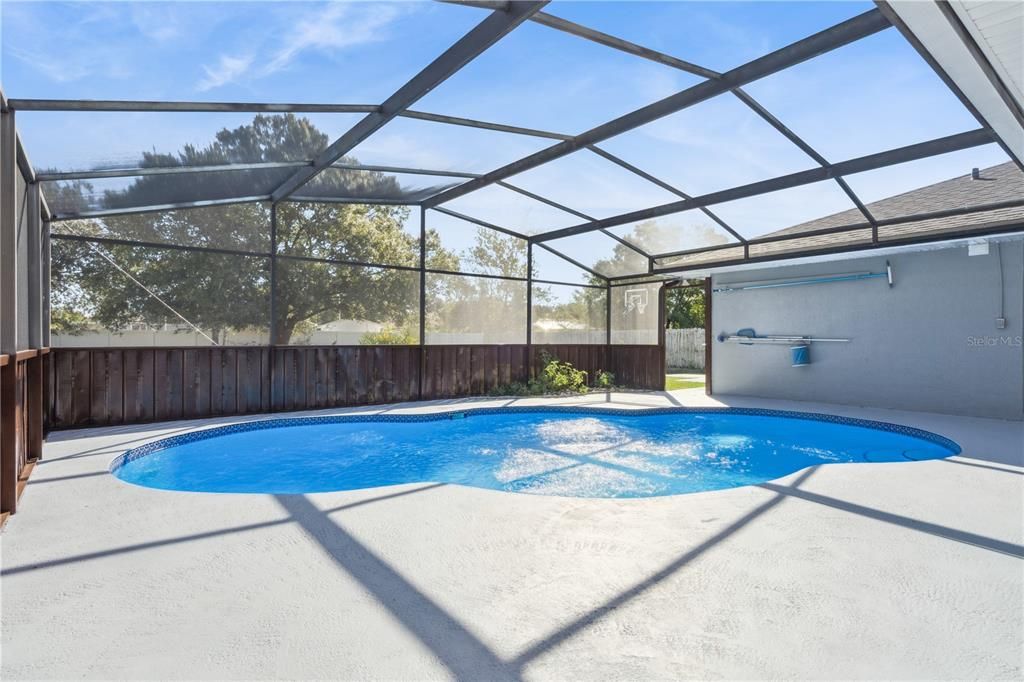 Под контрактом: $340,000 (4 спален, 2 ванн, 1759 Квадратных фут)