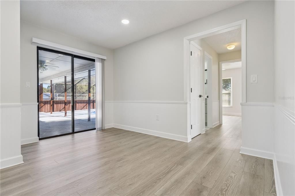 Под контрактом: $340,000 (4 спален, 2 ванн, 1759 Квадратных фут)