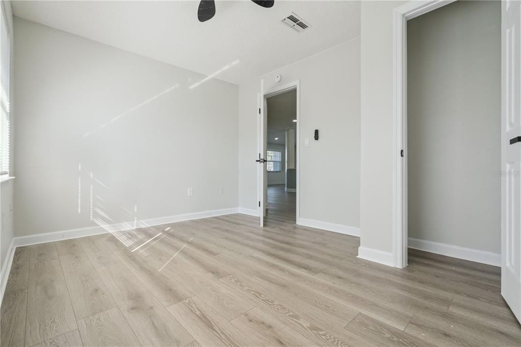 Под контрактом: $340,000 (4 спален, 2 ванн, 1759 Квадратных фут)