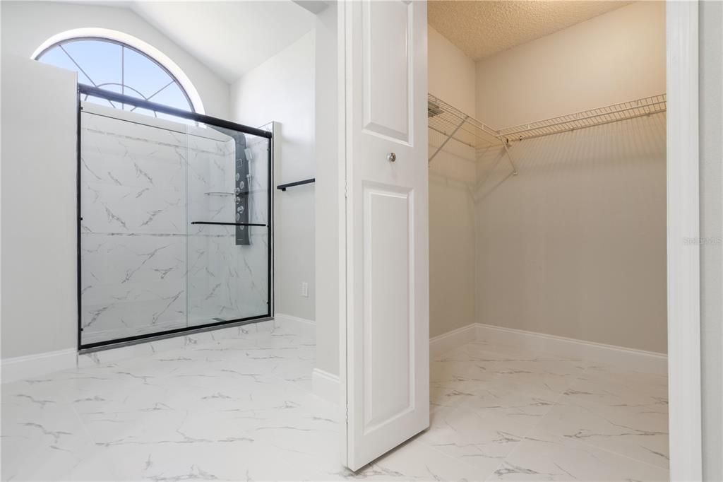 Под контрактом: $340,000 (4 спален, 2 ванн, 1759 Квадратных фут)