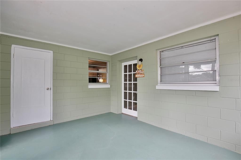 待售: $348,000 (4 贝兹, 3 浴室, 1270 平方英尺)