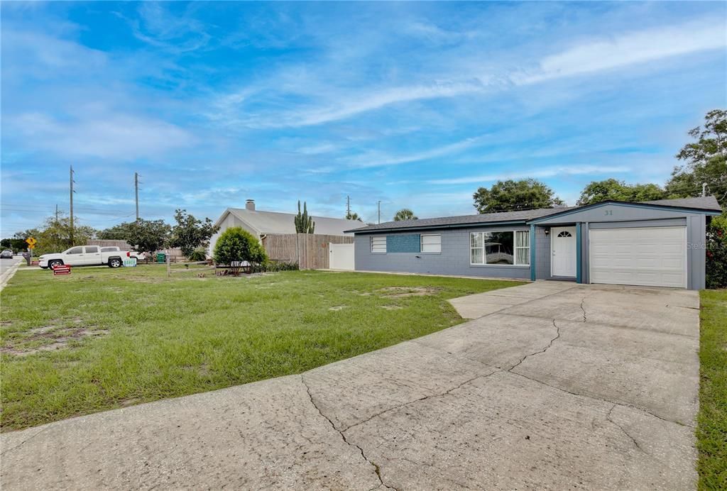 待售: $348,000 (4 贝兹, 3 浴室, 1270 平方英尺)