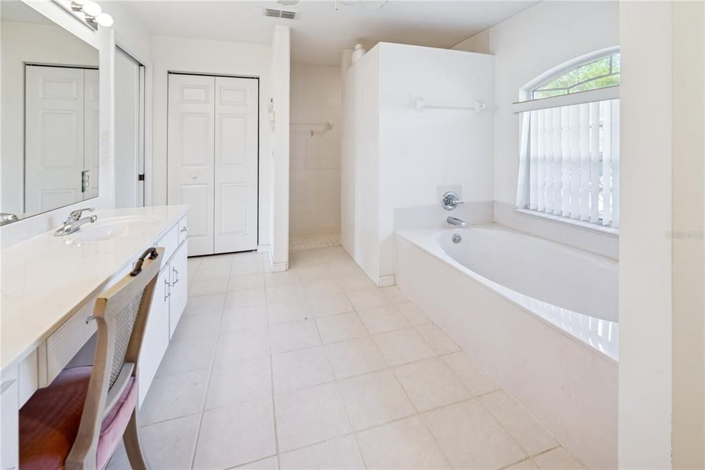 For Sale: $380,000 (3 beds, 2 baths, 2475 Square Feet)