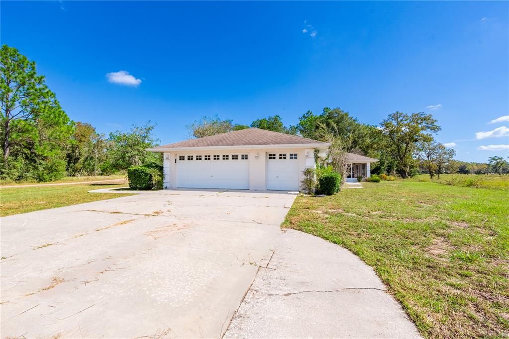 For Sale: $380,000 (3 beds, 2 baths, 2475 Square Feet)