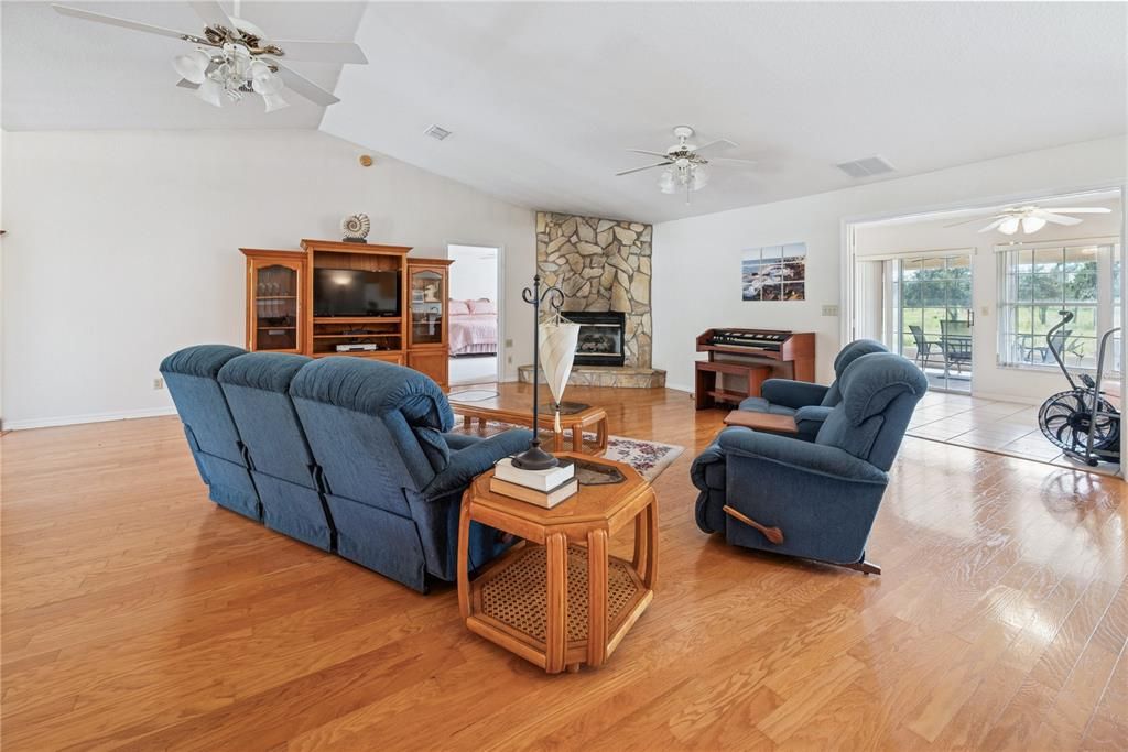 For Sale: $380,000 (3 beds, 2 baths, 2475 Square Feet)