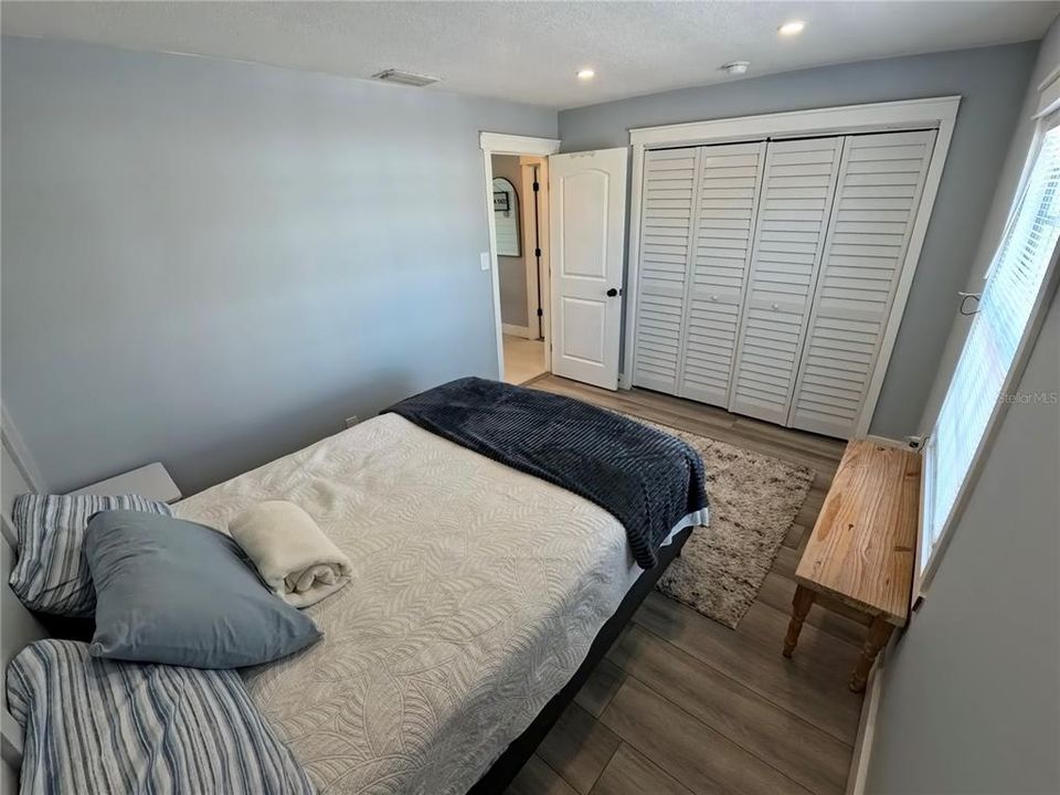 For Sale: $349,000 (2 beds, 1 baths, 825 Square Feet)