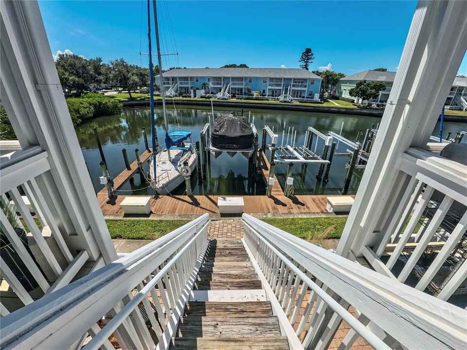 For Sale: $349,000 (2 beds, 1 baths, 825 Square Feet)