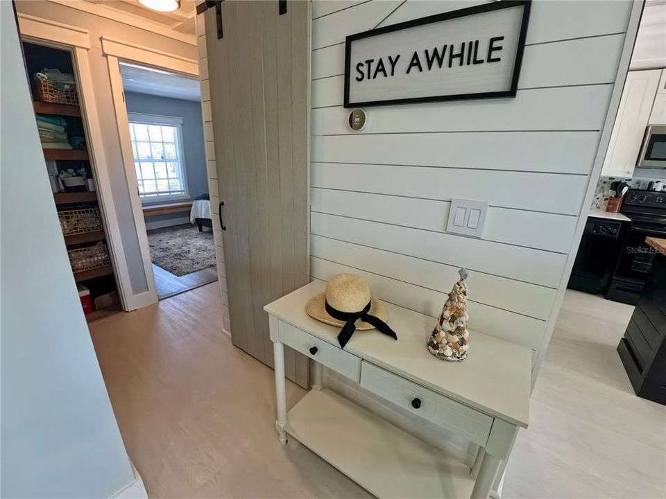 For Sale: $349,000 (2 beds, 1 baths, 825 Square Feet)