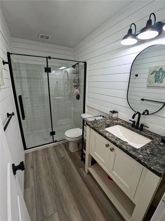 For Sale: $349,000 (2 beds, 1 baths, 825 Square Feet)