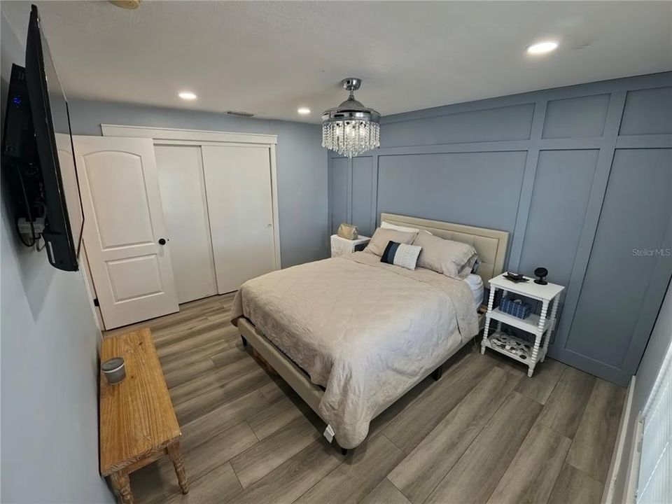 For Sale: $349,000 (2 beds, 1 baths, 825 Square Feet)