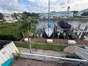 For Sale: $349,000 (2 beds, 1 baths, 825 Square Feet)