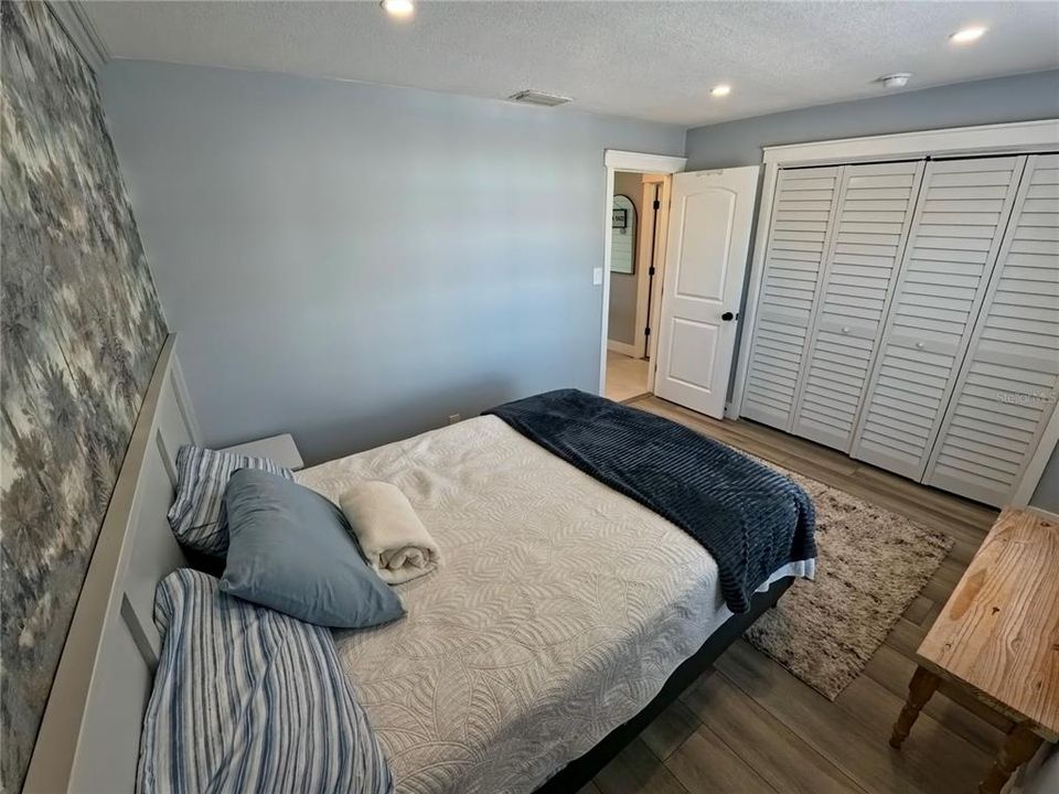 For Sale: $349,000 (2 beds, 1 baths, 825 Square Feet)