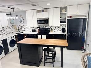 For Sale: $349,000 (2 beds, 1 baths, 825 Square Feet)