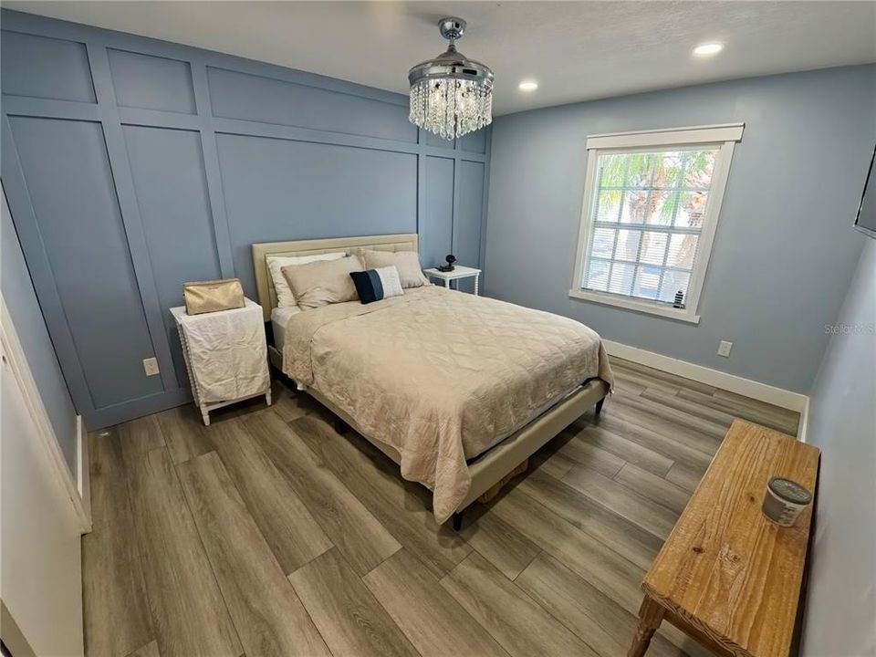 For Sale: $349,000 (2 beds, 1 baths, 825 Square Feet)