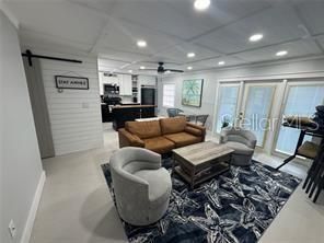 For Sale: $349,000 (2 beds, 1 baths, 825 Square Feet)